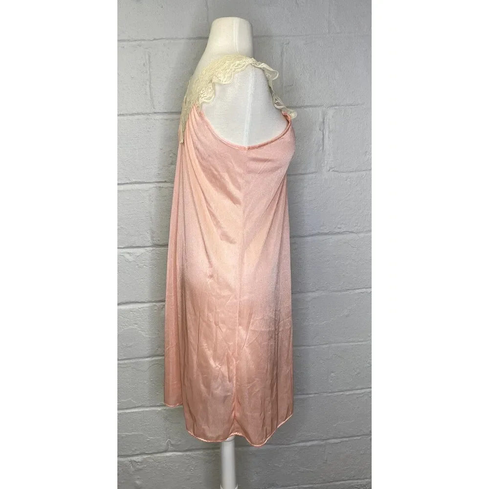 Vintage First‎ Lady Lingerie Lace Nightgown Medium Peach Nylon Old Hollywood